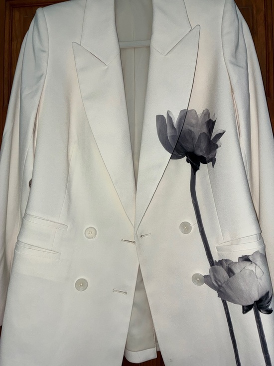 Express Jackets & Blazers - Express Ivory off white Blazer with Black and grey Floral design size medium